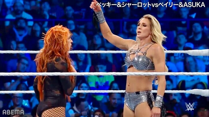 米最強女子レスラーコンビに“亀裂” 金網決戦前にアスカ組が快勝！ 衝撃の誤爆シーンにイヨ＆カイリも高笑い