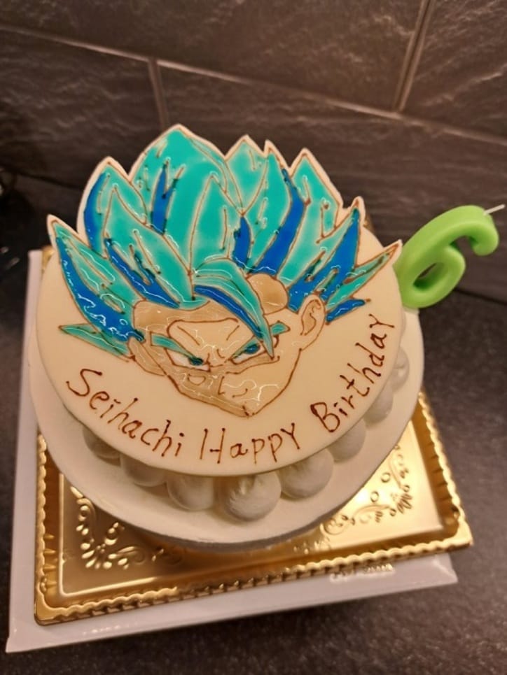  小原正子、次男の誕生日前日に準備したケーキ「お祝いは楽しいね」 