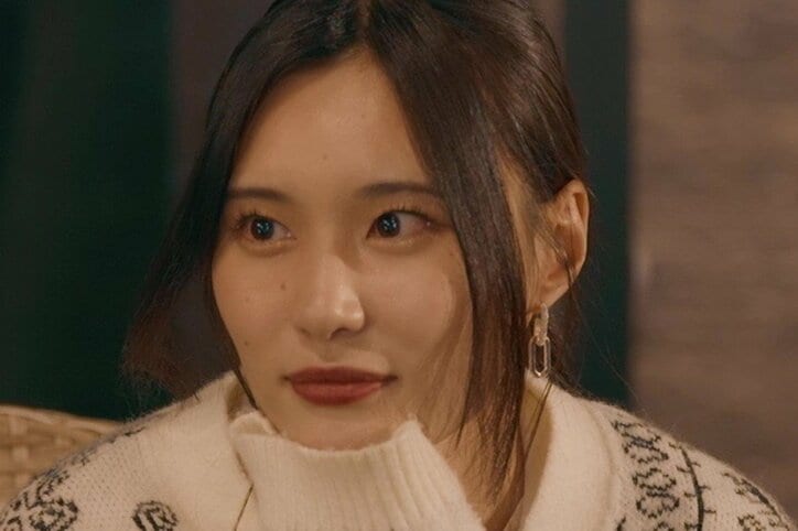 【写真・画像】24歳モデル美女、超ミニスカ姿で"トライアングルデート" 恋敵の30代女性と服装かぶり…「気合うな」　1枚目