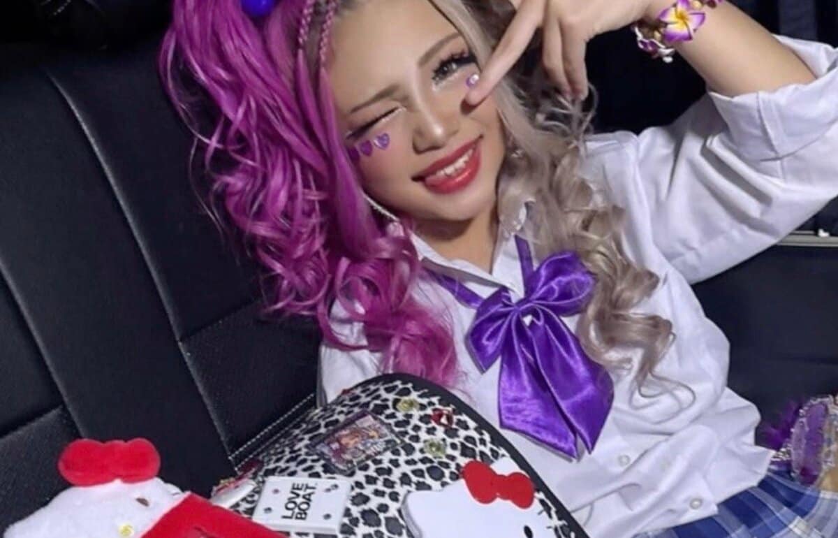 小学生ギャル、ド派手な豹柄＆キティちゃんまみれのランドセルを公開