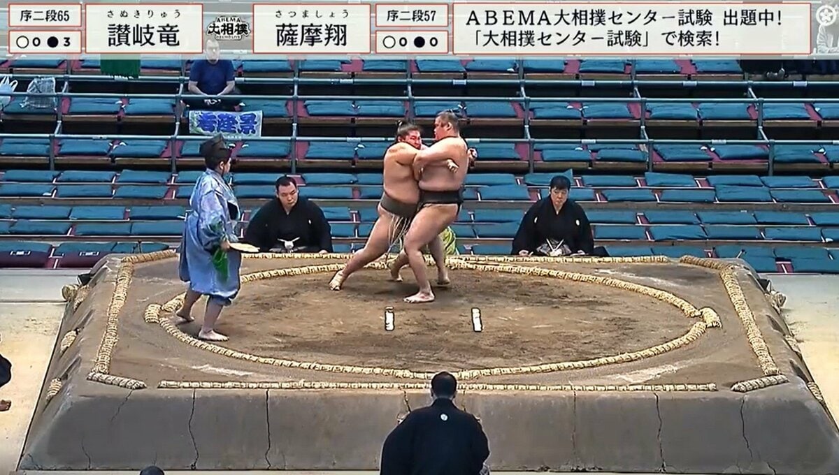 16歳力士が衝撃の“腕力”で逆転！ 両腕を“極められたまま”豪快に