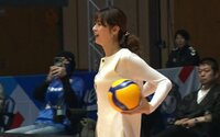 【映像】木村沙織、美脚な私服で“ガチサーブ" 会場騒然