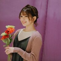 「笑顔最強に可愛いよ！」ラスアイ長月翠、花を抱えたショットに称賛の声