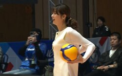 木村沙織、“私服ドロップ”でコートに笑撃の珍事 「本当に幸せな瞬間」衰えぬ美技にファン喝采の一コマ