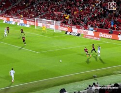 「ブチギレてるな…」久保建英、不満爆発！ 完全孤立して声を荒げた瞬間「可哀想」「ストレス凄いだろうな」「無茶苦茶やな」ファン同情