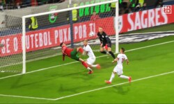 キャプテン翼かよ！ C・ロナウドの“驚愕バイシクル弾”にSNS騒然！「39歳のやっていいゴールじゃない笑」「衰え知らずすぎる」