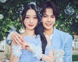 乃木坂46元メンバー堀未央奈、6歳年上妻に！百瀬拓実との美しすぎる“結婚”写真に反響「たくさん幸せになってね」『私たち結婚しました 5』出演を報告