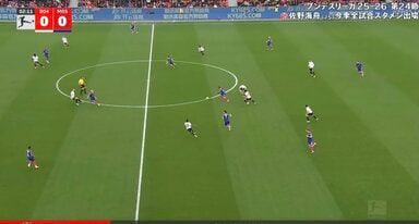 「ガチで上手い」佐野海舟、まさかの“一瞬の動き”「ドン引きやん」相手2人を置き去り→密集を切り裂くドリブル突破