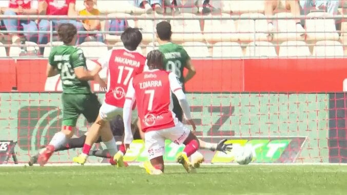 中村敬斗が「さすがの決定力」 5戦ぶり10得点目で感情爆発「今シーズンも2桁！」まるでストライカーな一撃にネット沸騰 3枚目