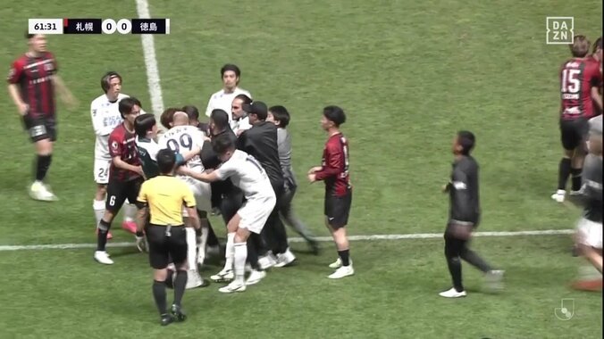【映像】岩政監督、怒りの超至近フェイスオフ