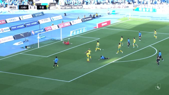 マルシーニョは美しいコントロールシュートで決勝点