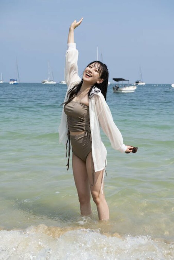 ピーター・アーツに驚きすぎで話題 表情豊かな美人ラウンドガール・まえだまはるの水着オフショットを一挙公開『シャッフルアイランド Season4』 3枚目