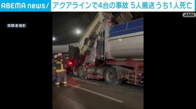 2台のトラック