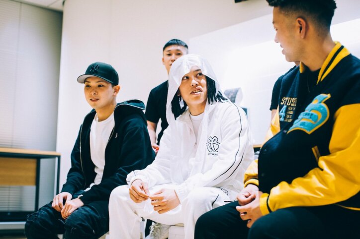 「eydenが"ラップスタア誕生"で優勝してメンバーがそういうフィールドに立った。プレッシャーもあるけど、そこを通らないとクルーとして強くならない」eyden率いるクルー・98jams メンバーの素顔と変化。