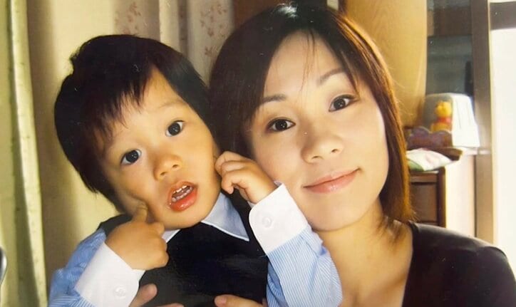 【写真・画像】日本一の高校生ラッパーの45歳母に驚き「全然ラップの雰囲気じゃない！」「すごい清楚！！」　1枚目