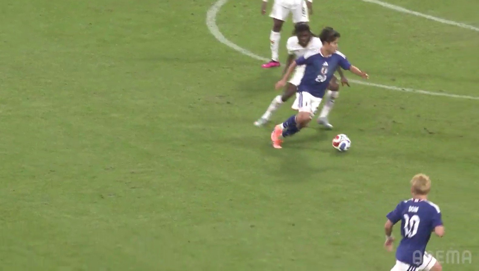 【映像】久保の“釣り”＆絶妙パス→堂安のゴラッソ