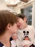 杉浦太陽、子ども達とのコミュニケーション方法を公開「パパの顔面がめり込むくらい」