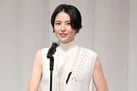 『エルピス』長澤まさみ＆鈴木亮平の大人な手繋ぎデートショットにファン悶絶「絵になりすぎ」「美しくて尊いカップル」