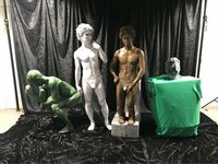 ゴールデンボンバー 今年のハロウィンテーマは「逆に衣装を使わない仮装シリーズ」、本気の「考える人」「小便小僧」を公開