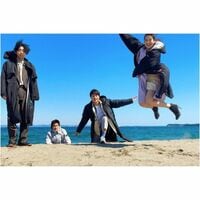 白濱亜嵐、ドラマ共演者らとのオフショットを複数公開「良い作品に出会わせてもらいました」