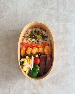  花田虎上の妻、テスト期間が始まった長女の弁当を公開「綺麗」の声 