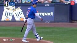 “殺気立つ”鈴木誠也が怒り爆発！ ボール球で三振→直後に凄い音…勝利への執念滲む“一瞬の出来事”