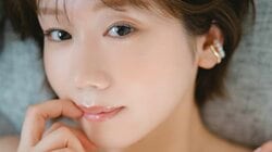 “可愛すぎると話題の小顔ラウンドガール”あらた唯の曲線美 『ヤングキングBULL』初登場＆巻頭グラビア