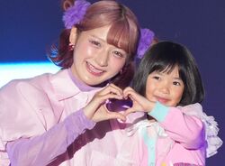 大人気子役・倉田瑛茉、ランウェイデビューに大歓声「楽しかった」ティーンに絶大な人気のしなことキュート共演