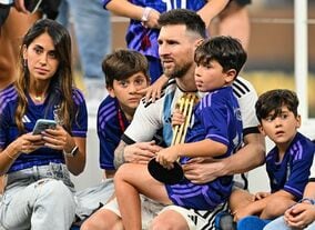 「才能を受け継いでいる！」メッシ次男がＷ杯決勝後に披露した“父譲り”のキレキレドリブルが世界中で反響！「ソックリじゃないか」