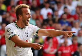 ｢これはヤバい｣!! イングランド代表FWケインの｢狙いすました先制ゴール｣が話題に! プレミアリーグ歴代3位に浮上した｢圧巻の2得点｣