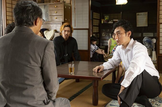 草なぎ剛＆MEGUMI＆中村倫也がきょうだいに　映画『台風家族』より場面写真到着 14枚目