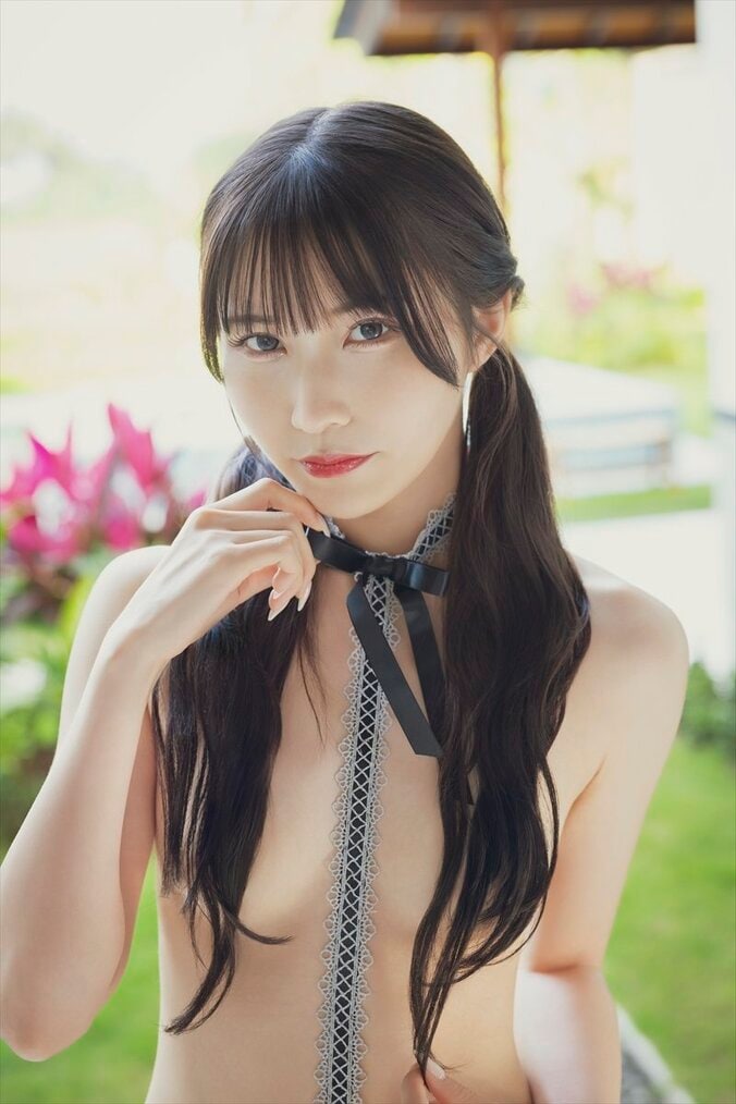 伊織芽衣1st写真集『芽色－めいろ－』先行カット