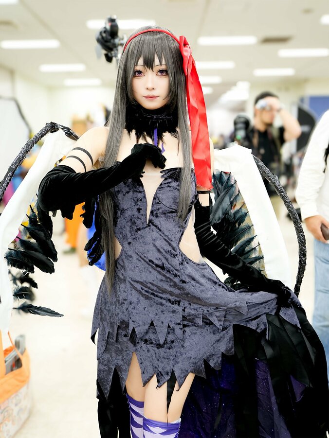 「裙襬的長長飄動」是我的最愛…展現極致美麗的《魔法少女小圓》惡魔焰 Cosplay