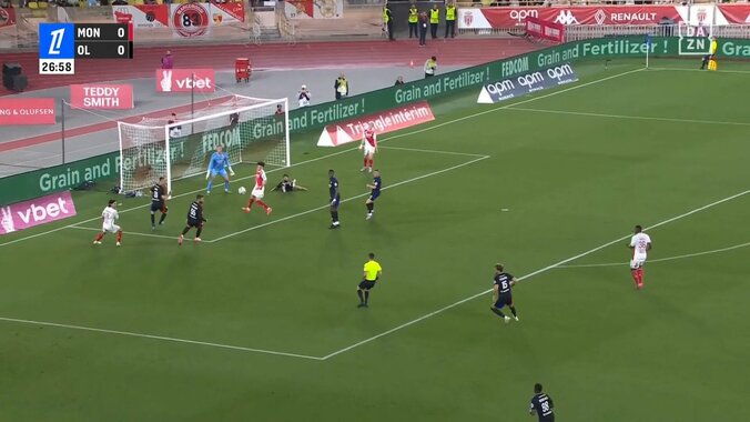 何が起きた？南野拓実、一瞬で相手を置き去りにするワンフェイク＆強引ターンで決定機演出「スーパー」「タキのターンが上手すぎる」 4枚目