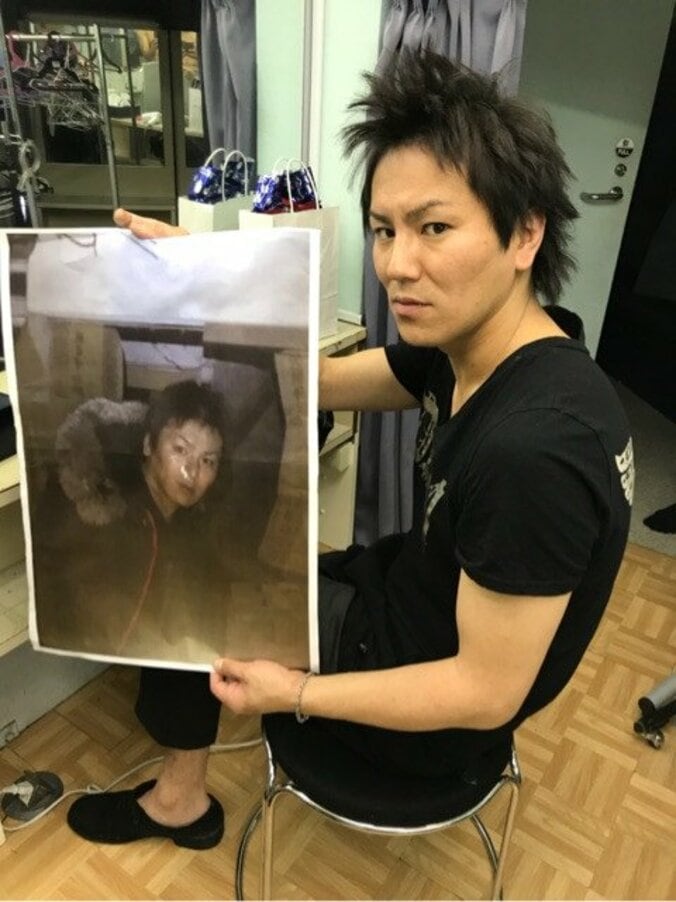 狩野英孝の心霊スポット写真を公開「鼻水のお化けのような発光体が。。」 1枚目