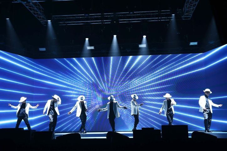 三代目JSBがファンと共に過ごしたクリスマス・イヴ、スペシャルな楽曲、愛のドッキリ、未来への誓い…いつまでも三代目でいるために【ライブレポート】