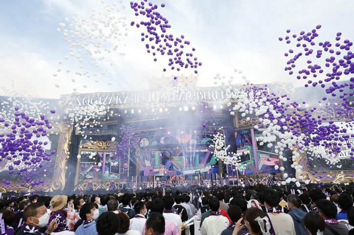 乃木坂46、卒業メンバーも駆けつけ史上過去最大規模の10周年ライブ 「真夏の全国ツアー2022」の開催も発表 3枚目