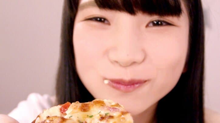 『愛と平和をトッピング！ピザは世界を救う』トゥラブのメンバー達が、メシテロ敢行