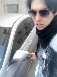 アレク、愛車ベンツをぶつけ呆然「修理代高いのかな？」