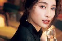 「見事に大人のオンナ」「正真正銘の美女」 土屋太鳳の春メイクが美しい“ドアップ”ショットにファン絶賛