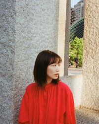 「美しい…」「横顔きれい、、」岡本夏美、アンニュイな横顔ショットに反響