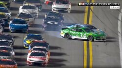 「おまえ何周目だと思ってるんだ！」 抜けてないのに左へ…大クラッシュ招いた物議を醸す“動き”に解説者苦言「クリアと言わないと」