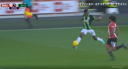 「吸い付いた！」まるで三笘薫なビタ止め神トラップ炸裂の瞬間！アフリカ王者の超新星が後方からのロングボールを超絶コントロールでビックチャンス演出「ノリノリだな」