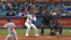 大谷翔平、劇的同点打に“絶対的”守護神が愕然とした瞬間 元同僚から放った価値ある一打でのワンシーン