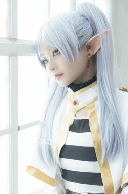 すさまじい透明感 人気コスプレイヤーによる「葬送のフリーレン」がまばゆい