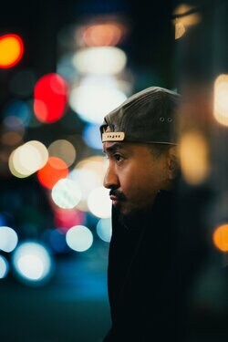 NITRO MICROPHONE UNDERGROUNDのSUIKENが5TH ALBUM "THE MOMENT"以来の新曲をリリース。MONTIENとしても共に活動する実力派シンガーTinaを迎えた”Mood (feat.Tina)”。