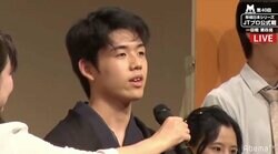 【画像】対局前に和服姿であいさつする藤井聡太七段