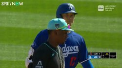 大谷翔平の衝撃打球 スマホを構えるネット裏のファンも様々 目で追って手がブレる人、必死に耐えて構える人