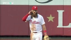 大谷翔平の打球が“仲良し”元同僚のもとへ… “慌てて”前へ「走りマーシュ」「見逃しマーシュww」エンゼルスファンから“珍”反響相次ぐ事態に