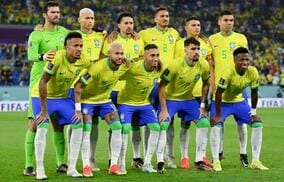 「動物を粗末に扱ってはいけない」ブラジルの会見に“猫”が侵入、和やかムードも直後に悲鳴上がる「優しくしてあげて」